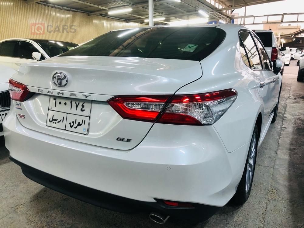 تۆیۆتا کامری